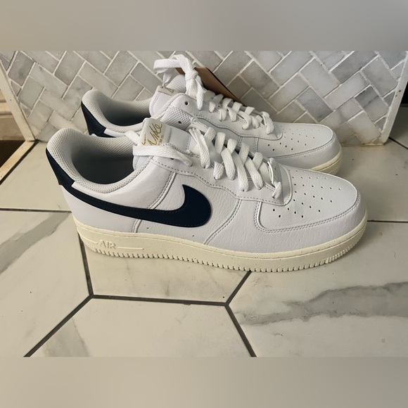 Nike Men's Air Force 1 White and Navy Sneakers